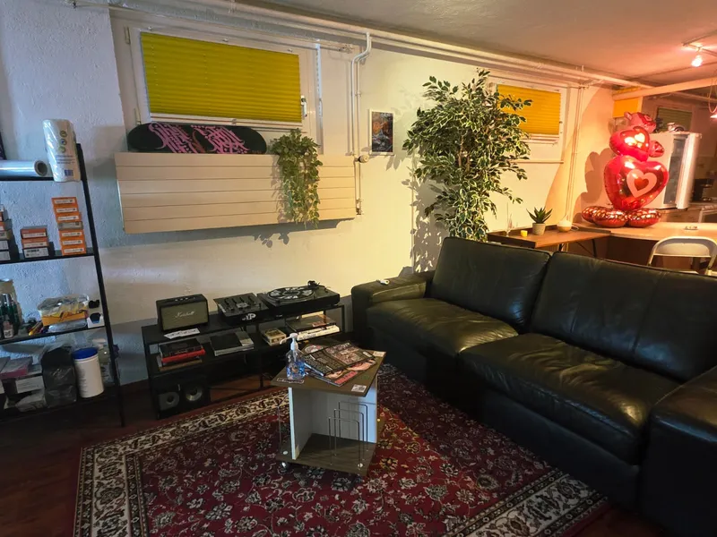 Espace d'attente du studio Peau Neuve